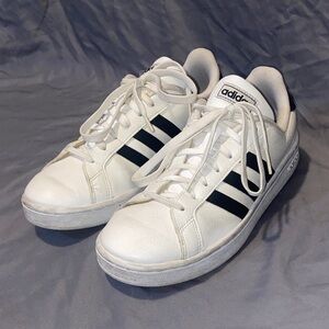 Adidas Classic White and Black Shoes Men’s Size 8